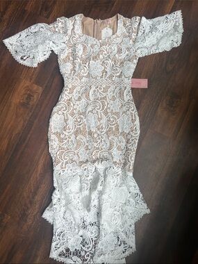 Ivy City Co White Lace High-Low Dress with Nude Lining short sleeve